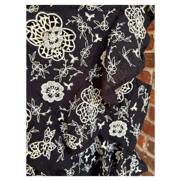 NWOT Anthropologie Embroidered Ruffle Crop Tie Top in Black & White Size XS - Picture 10 of 14